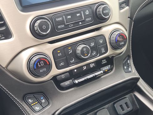 Used 2020 GMC Yukon Denali w/ Denali Ultimate Package AWD/4WD image 19
