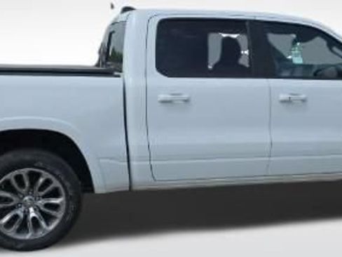Used 2022 RAM 1500 Laramie w/ Sport Appearance Package AWD/4WD image 8