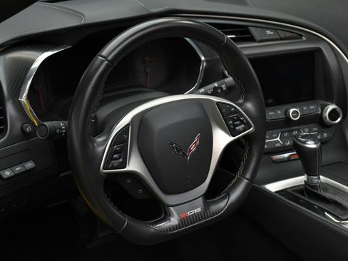 Used 2015 Chevrolet Corvette Z06 w/ 3LZ Preferred Equipment Group RWD image 30