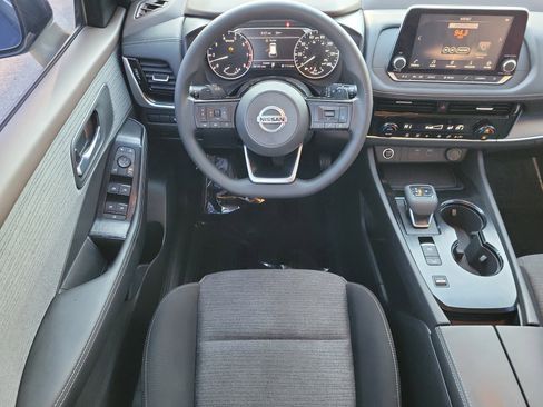 Certified 2021 Nissan Rogue SV image 17