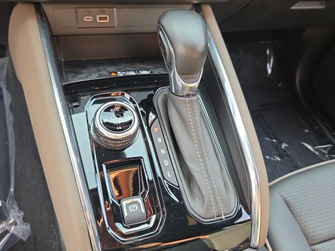 Certified 2024 GMC Canyon Denali AWD/4WD image 22