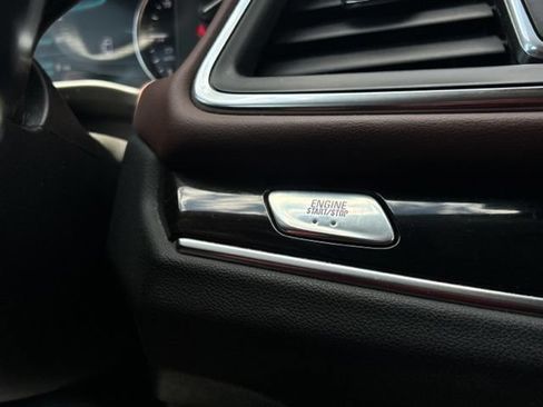 Used 2018 Buick Enclave Avenir AWD/4WD image 54