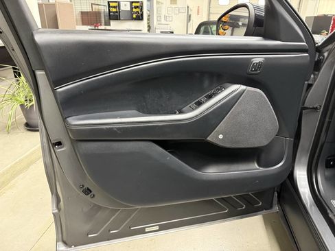 Used 2021 Ford Mustang Mach-E Premium image 10