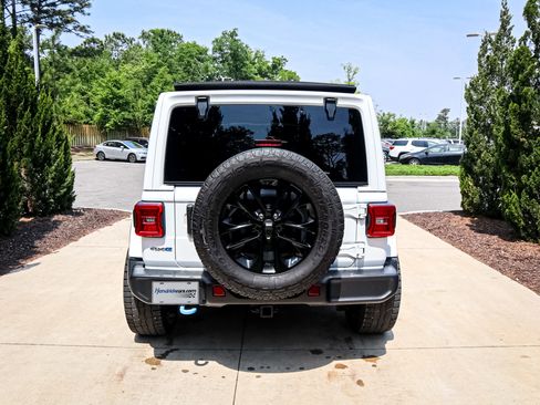 Used 2023 Jeep Wrangler Unlimited Sahara w/ Cold Weather Group AWD/4WD image 10