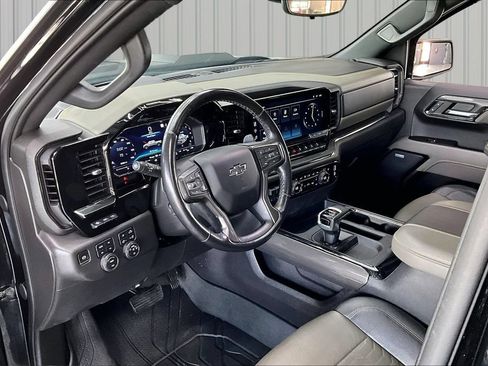 Used 2023 Chevrolet Silverado 1500 ZR2 w/ Technology Package AWD/4WD image 17