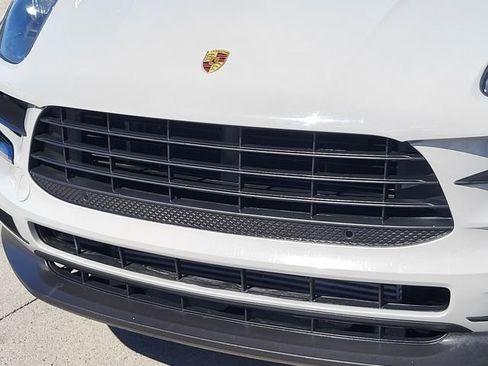 Used 2021 Porsche Macan image 36