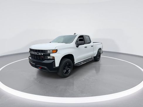 Used 2019 Chevrolet Silverado 1500 Custom Trail Boss w/ Custom Convenience Package AWD/4WD image 4