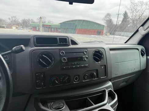 Used 2010 Ford E-150 and Econoline 150 Wagon image 15