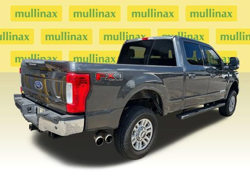 Used 2017 Ford F250 XLT w/ XLT Value Package AWD/4WD image 2