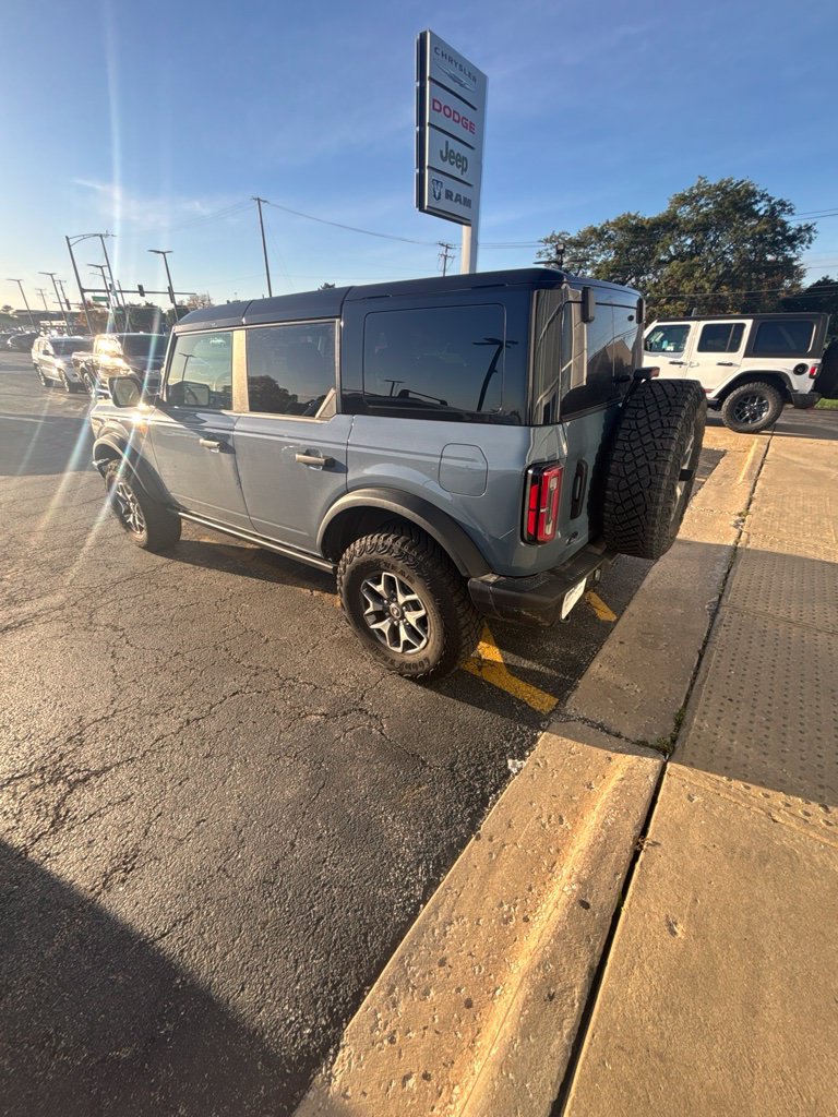 Used 2025 Ford Bronco Badlands AWD/4WD image 3