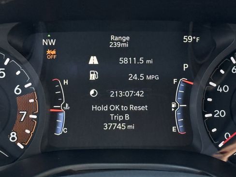 Used 2025 Jeep Compass Limited AWD/4WD image 15