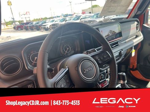 New 2025 Jeep Wrangler Unlimited Rubicon w/ XTREMEE 35" Tire Package image 15