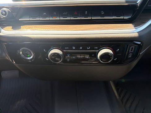 Certified 2022 Chevrolet Silverado 1500 LT AWD/4WD image 27