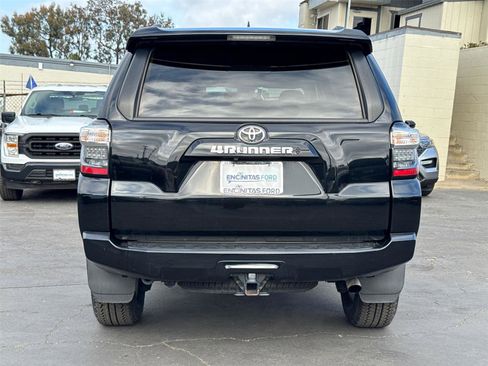 Used 2024 Toyota 4Runner SR5 AWD/4WD image 10