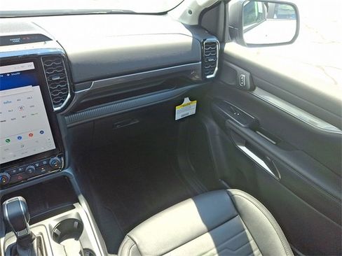 New 2025 Ford Ranger Lariat w/ Black Appearance Package image 11