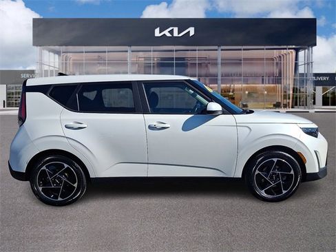 Certified 2023 Kia Soul EX image 7