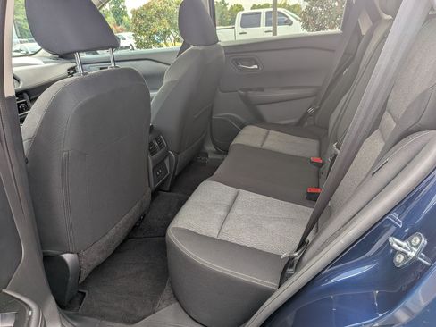 Used 2025 Nissan Rogue SV FWD image 17