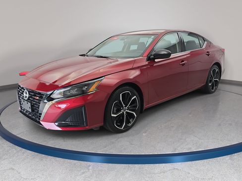 Certified 2023 Nissan Altima 2.5 SR FWD image 1