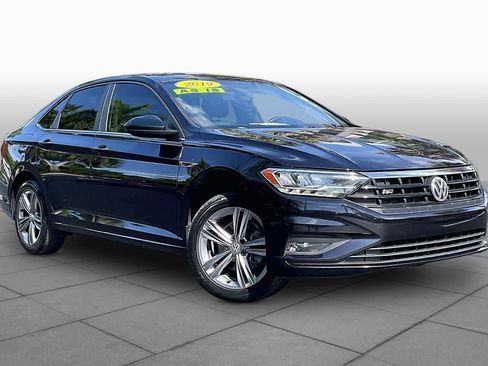 Used 2019 Volkswagen Jetta R-Line FWD image 3
