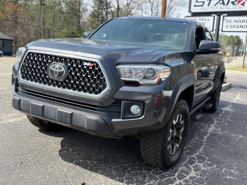 Used 2019 Toyota Tacoma TRD Off-Road image 1