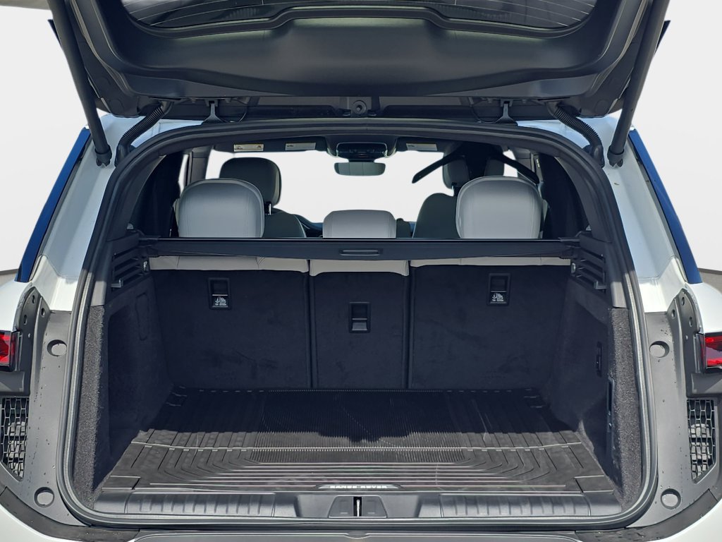 New 2027 Land Rover Range Rover Sport SE AWD/4WD image 12