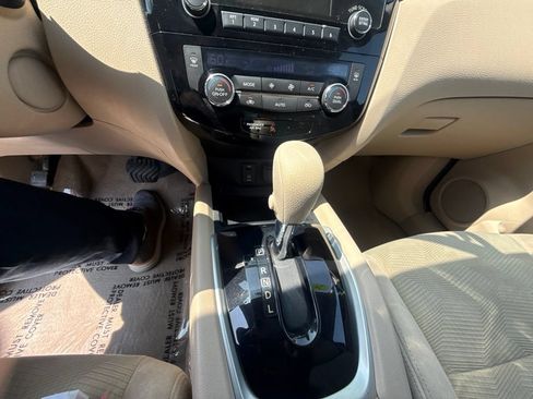 Used 2014 Nissan Rogue SV AWD/4WD image 23