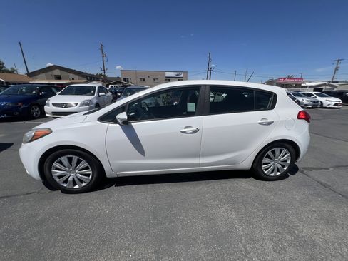 Used 2016 Kia Forte LX FWD image 4