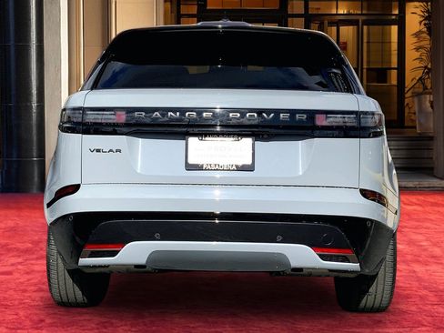 Used 2025 Land Rover Range Rover Velar Dynamic SE image 4