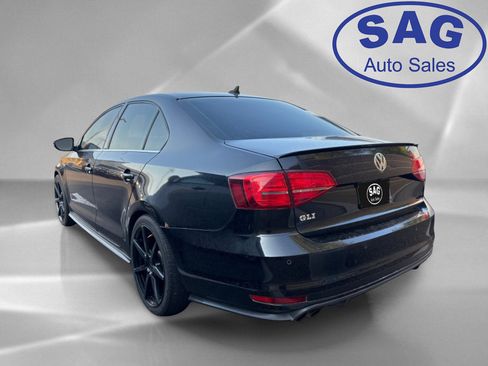 Used 2017 Volkswagen Jetta GLI FWD image 4