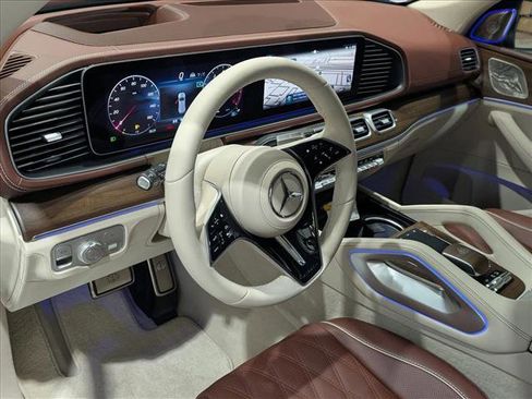New 2026 Mercedes-Benz Maybach GLS 600 4MATIC image 3