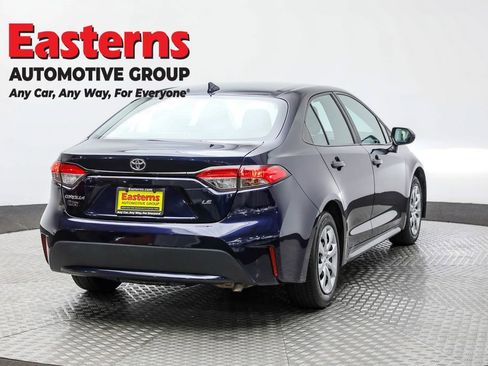 Used 2022 Toyota Corolla LE image 5
