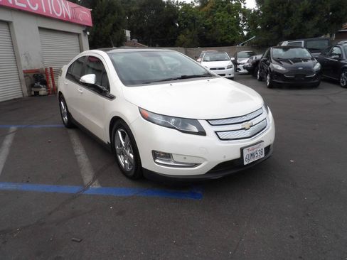 Used 2012 Chevrolet Volt Premium w/ Premium Trim Package FWD image 2
