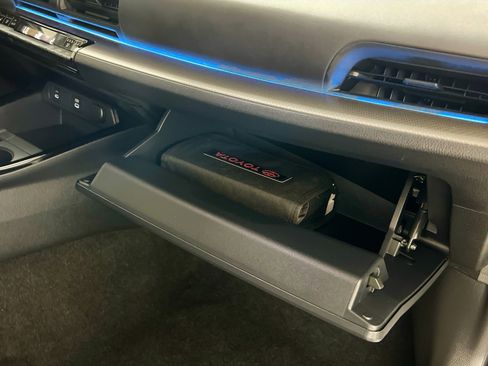 Used 2024 Toyota Prius Limited FWD image 36