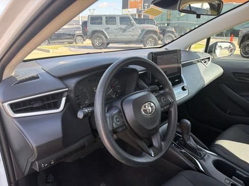 Used 2024 Toyota Corolla LE FWD image 10
