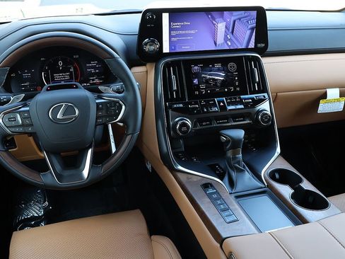 New 2026 Lexus LX 600 4WD w/ Luxury Package image 18