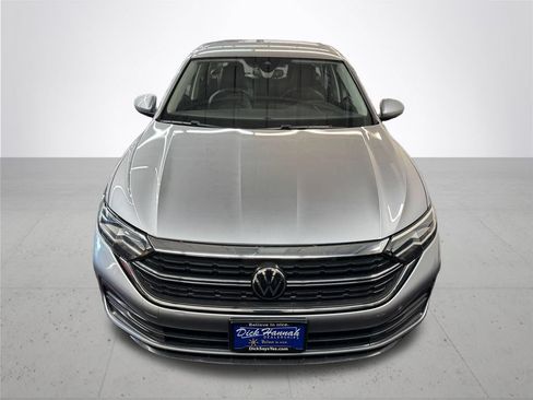Used 2024 Volkswagen Jetta SE FWD image 11
