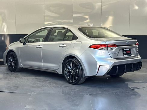 Used 2025 Toyota Corolla SE w/ SE Premium Package FWD image 5