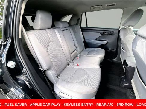 Used 2022 Toyota Highlander LE AWD/4WD image 24