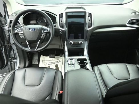 Certified 2022 Ford Edge Titanium w/ Class II Trailer Tow Package image 22