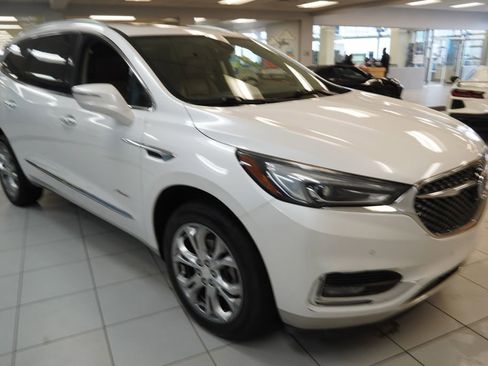 Used 2018 Buick Enclave Avenir w/ Avenir Technology Package image 16