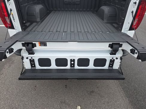 Used 2024 GMC Sierra 1500 SLT w/ SLT Convenience Package image 13