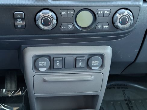 Used 2012 Honda Ridgeline RTL image 18