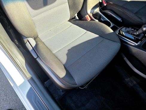Used 2018 Kia Forte LX FWD image 48