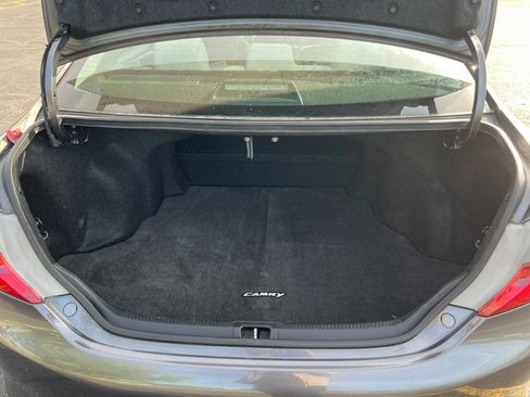 Used 2014 Toyota Camry LE image 31