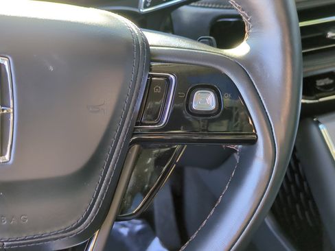 Used 2025 Lincoln Aviator 2WD image 21