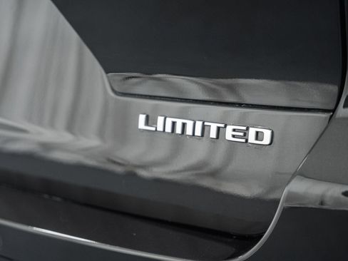 Used 2024 Jeep Grand Cherokee L Limited image 9