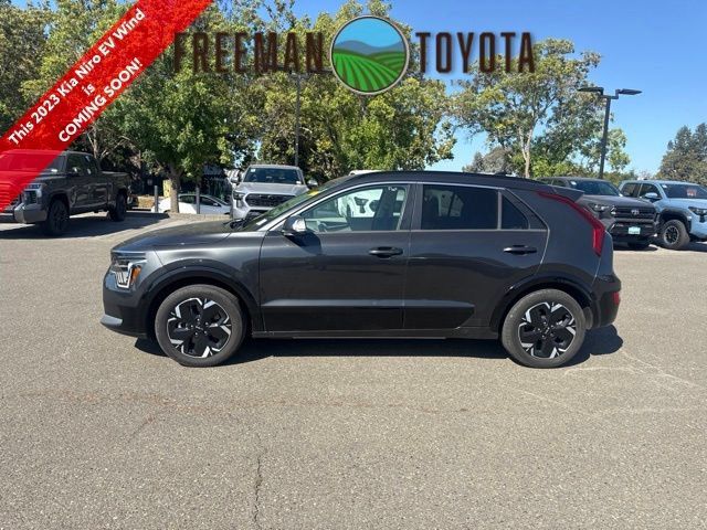 Used 2023 Kia Niro Wind w/ Wind Preserve Package FWD image 1