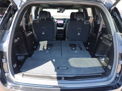 Used 2025 Jeep Grand Cherokee L Limited w/ Luxury Tech Group II AWD/4WD image 40