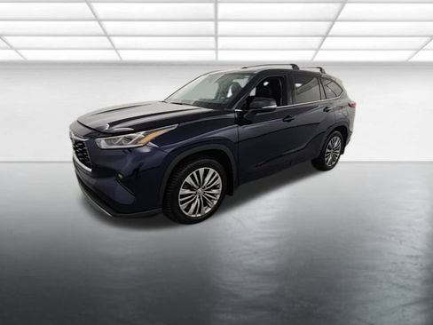 Used 2021 Toyota Highlander Limited image 3