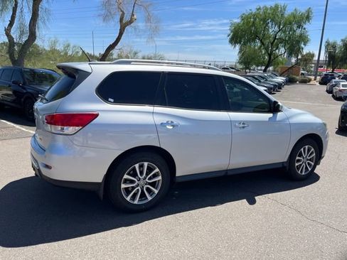 Used 2014 Nissan Pathfinder SV w/ Trailer Tow Package image 5